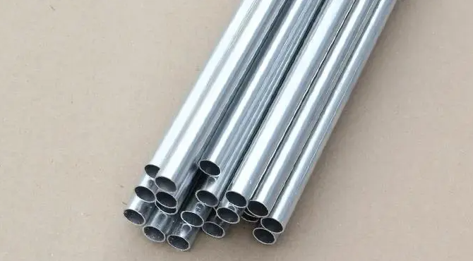 友發熱浸鍍鋅<a href=http://www.xinganfucun.com/ target=_blank class=infotextkey>JDG管</a>